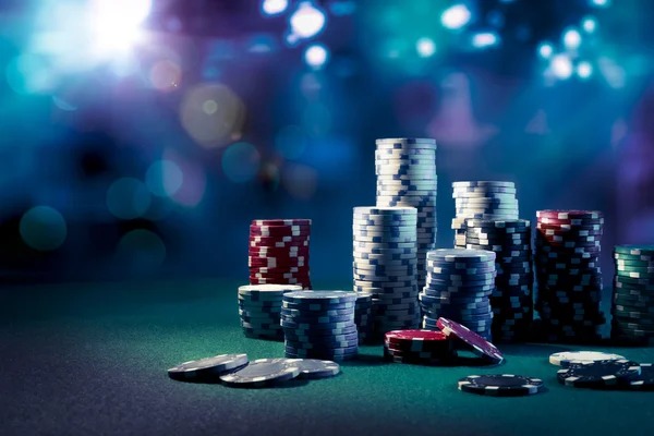 modal3000 login Push Gaming app on mobile phone showing live dealer and betting interface